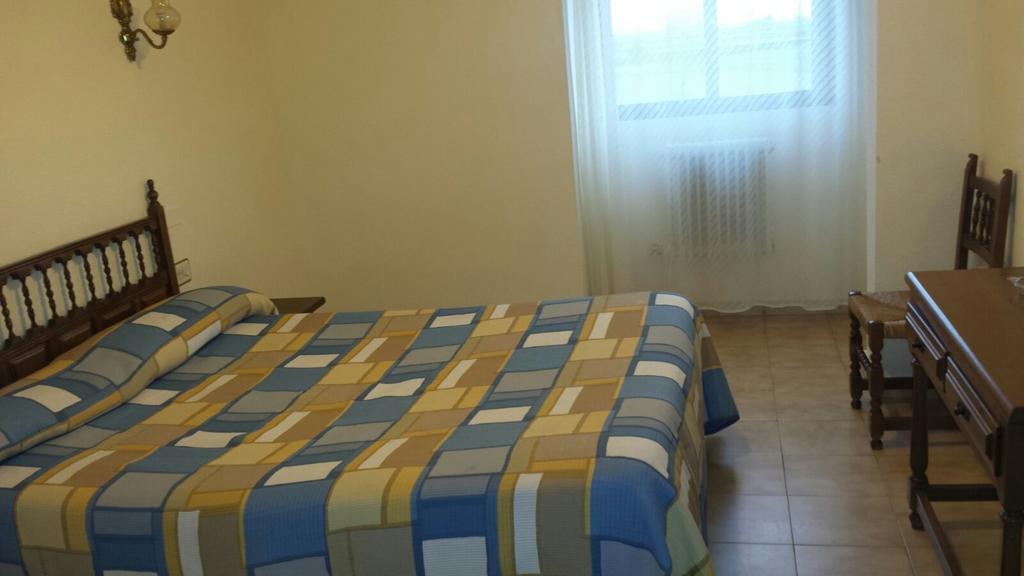 Hostal Botafumeiro Mota del Marques Ngoại thất bức ảnh
