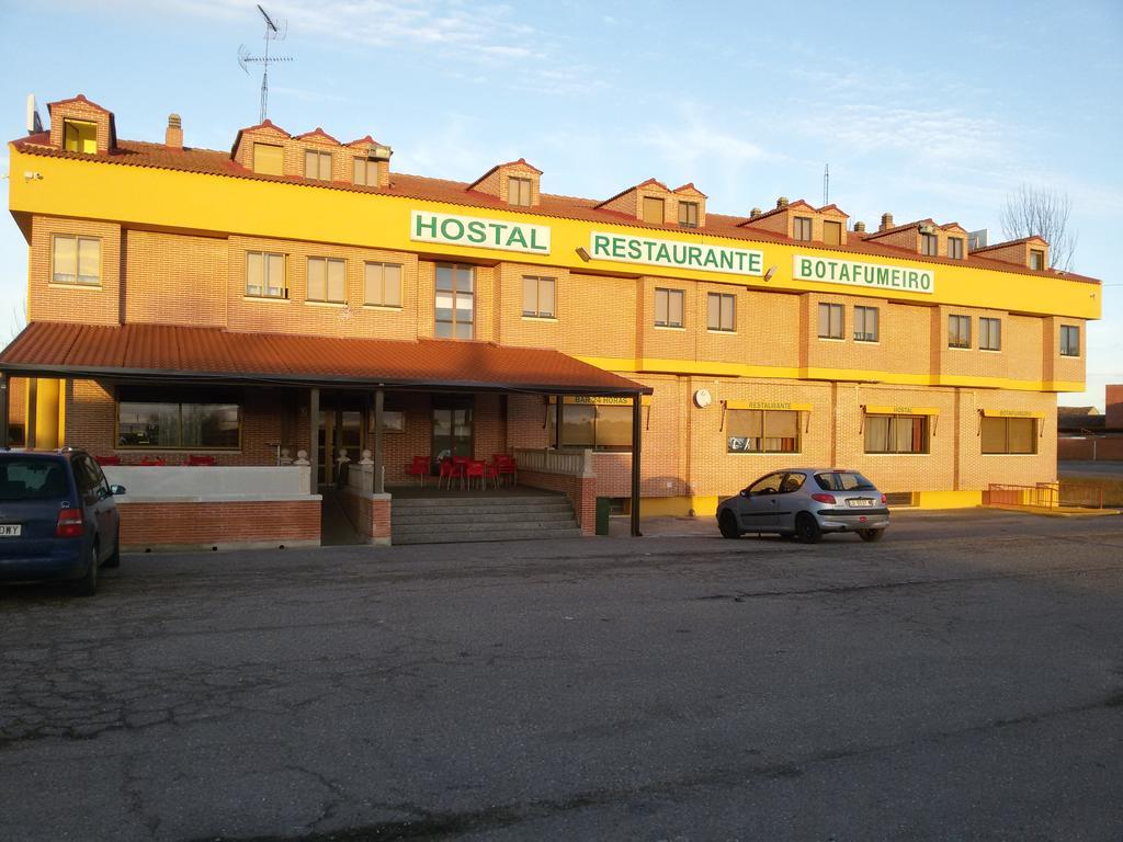 Hostal Botafumeiro Mota del Marques Ngoại thất bức ảnh