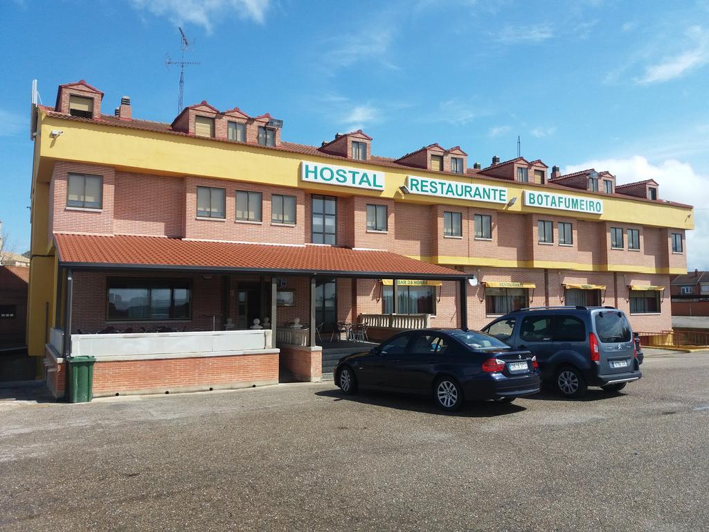 Hostal Botafumeiro Mota del Marques Ngoại thất bức ảnh